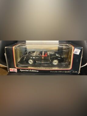 Porsche 550 Spyder Diecast Model - Black with Red Interior